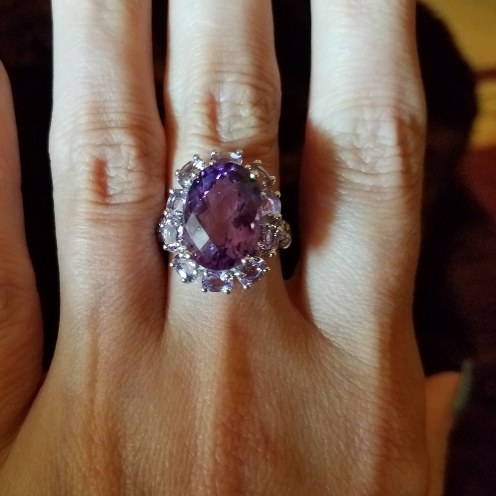 Amethyst and Tanzanite Ring 7ct total - Picture 2 of 5